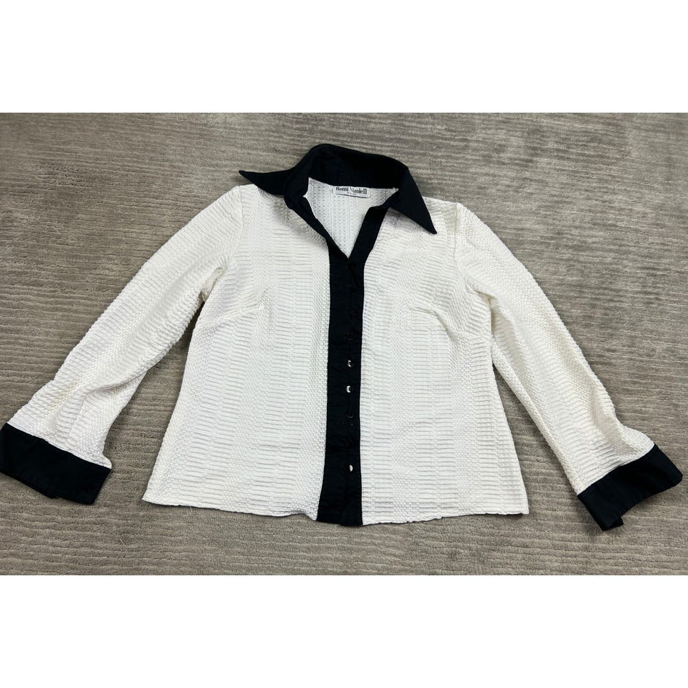 Ronni Nicole II White Textured Button Front Blouse Black Contrast Collar Cuffs